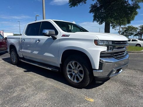 Used 2021 Chevrolet Silverado 1500 LTZ AWD/4WD image 3