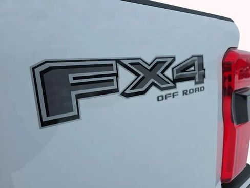 Used 2022 Ford F250 Lariat image 9