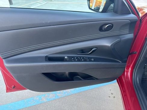 Certified 2025 Hyundai Elantra Sport image 14