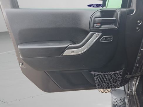 Used 2017 Jeep Wrangler Unlimited Sahara w/ Max Tow Package image 53