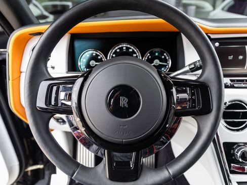 Used 2024 Rolls-Royce Cullinan image 34