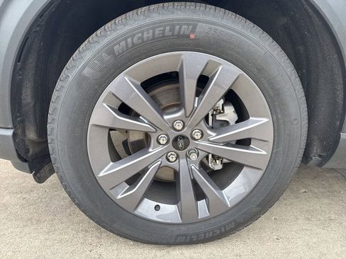 New 2025 Ford Explorer Active w/ Active Comfort Package image 39