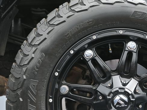 Used 2017 Ford F350 XLT w/ XLT Premium Package image 40