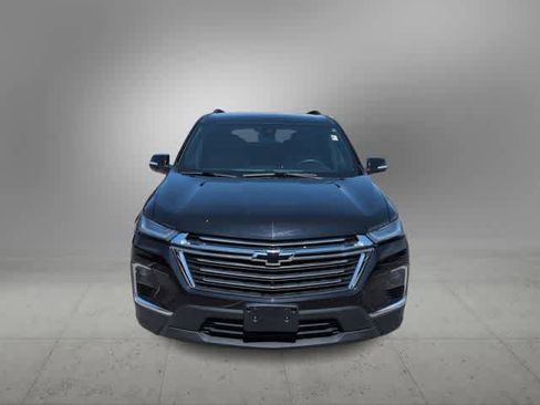 Used 2023 Chevrolet Traverse LT w/ LT Premium Package AWD/4WD image 3