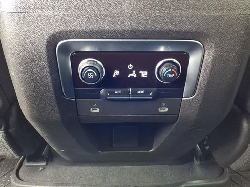 Used 2021 Chevrolet Suburban LS AWD/4WD image 12