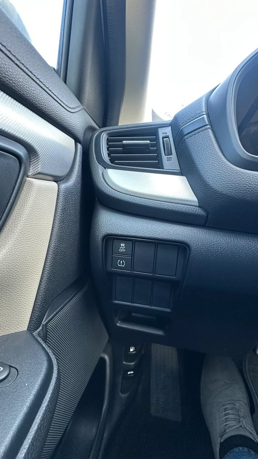 Used 2018 Honda CR-V LX image 17