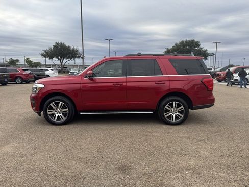 Certified 2022 Ford Expedition XLT image 2