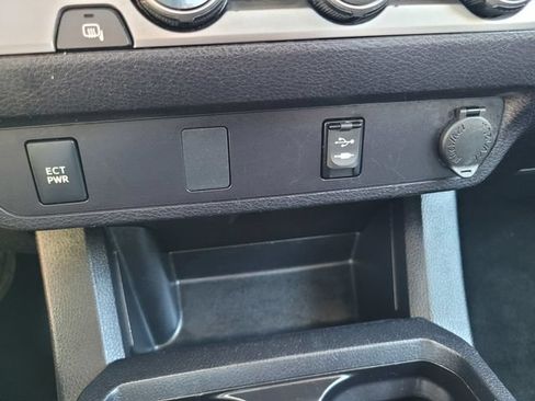 Used 2018 Toyota Tacoma SR w/ SR Convenience Package RWD image 25