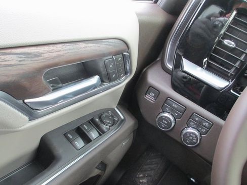 New 2026 GMC Sierra 1500 SLT w/ SLT Premium Plus Package image 18