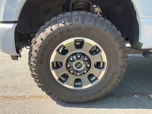 Used 2024 Ford F250 Platinum w/ Tremor Off-Road Package AWD/4WD image 14