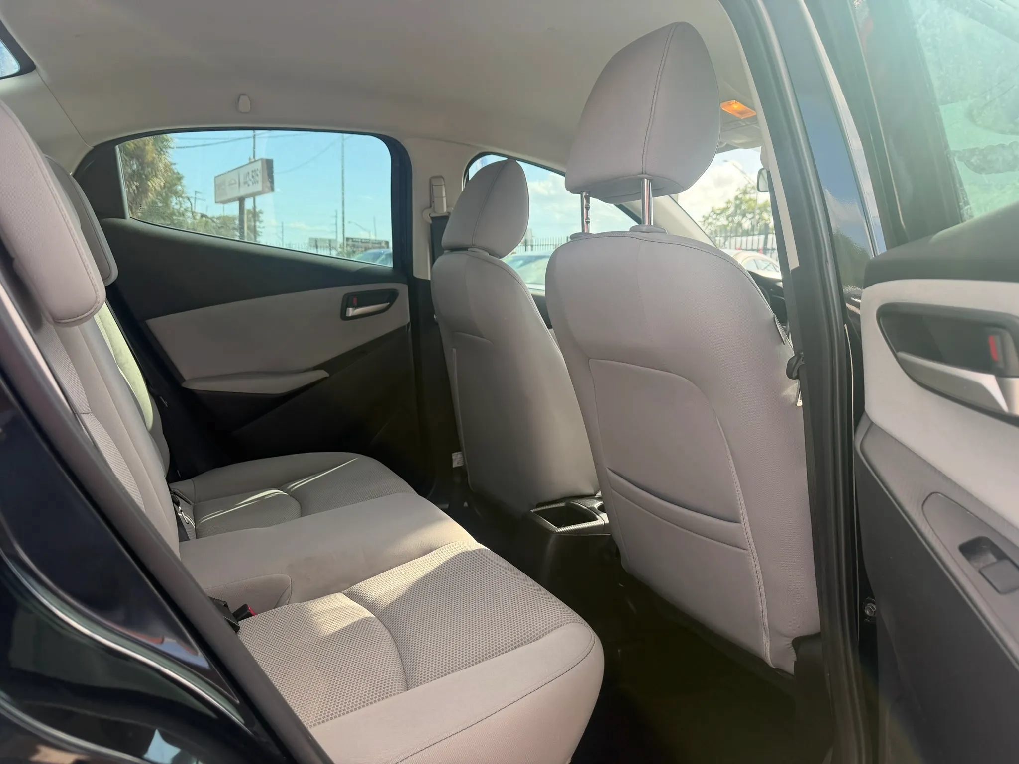 Used 2019 Toyota Yaris LE FWD image 12