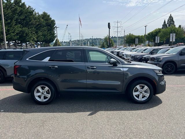 Certified 2023 Kia Sorento LX AWD/4WD image 8