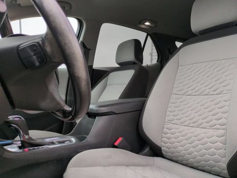 Used 2021 Chevrolet Equinox LT w/ Driver Convenience Package FWD image 13