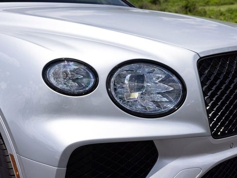 Certified 2024 Bentley Bentayga Extended Wheelbase image 12