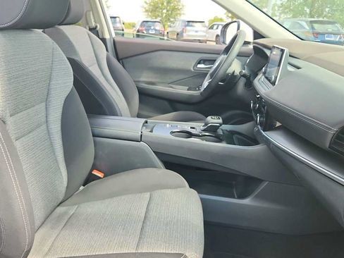 Used 2021 Nissan Rogue SV FWD image 22