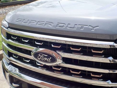 Used 2024 Ford F250 Lariat w/ Chrome Package AWD/4WD image 10