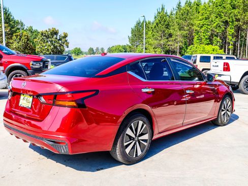 Used 2021 Nissan Altima 2.5 SV FWD image 6