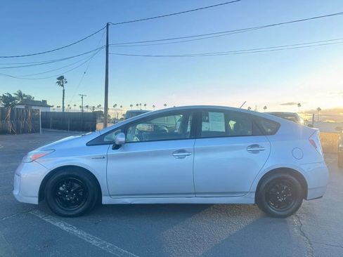 Used 2012 Toyota Prius Three image 3