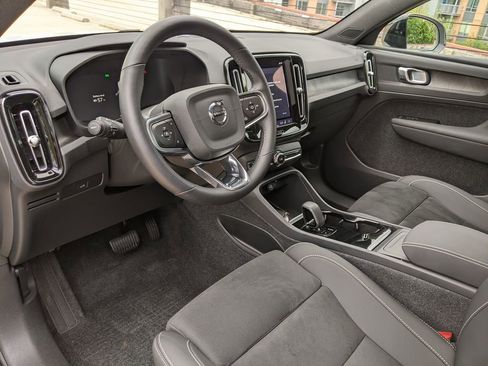 Certified 2023 Volvo C40 P8 Recharge Plus w/ Climate Package AWD/4WD image 8