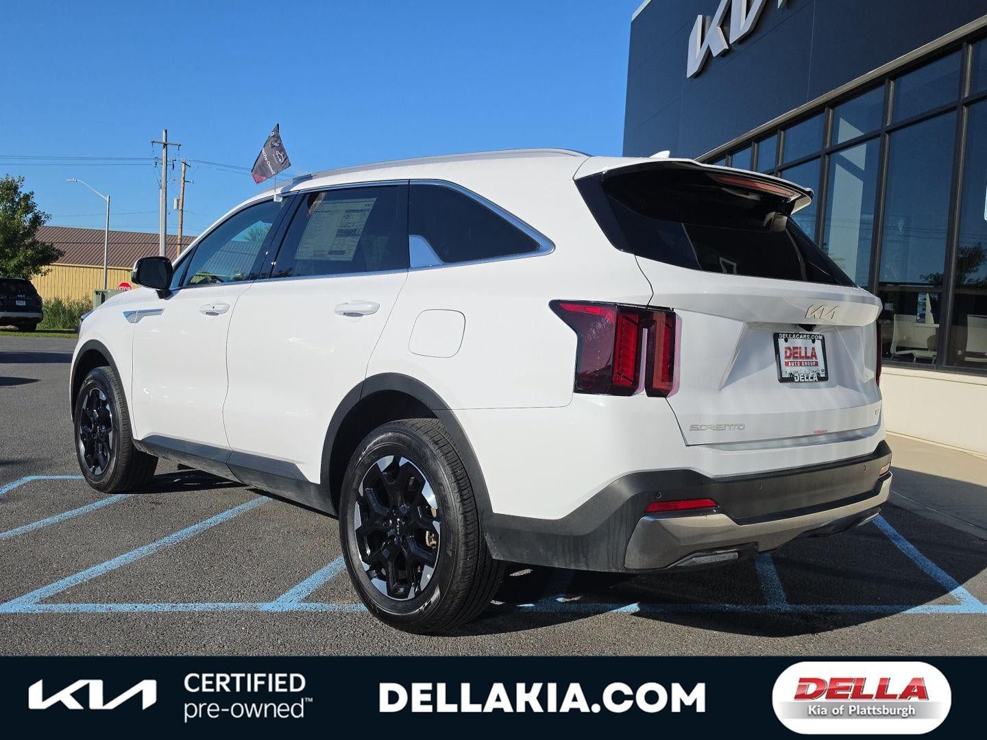 Certified 2026 Kia Sorento S AWD/4WD image 3