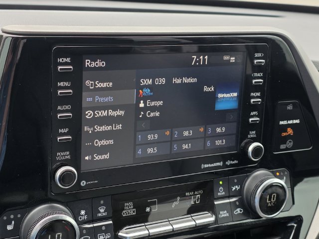 Used 2021 Toyota Highlander XLE FWD image 20