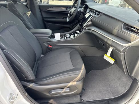 New 2025 Jeep Grand Cherokee L Laredo w/ Luxury Tech Group I image 14