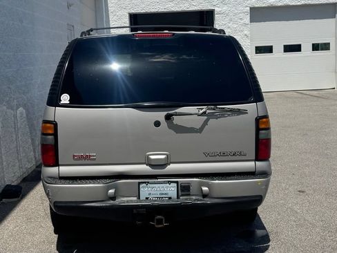 Used 2004 GMC Yukon XL Denali AWD/4WD image 4