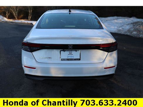 Certified 2025 Honda Accord SE image 6