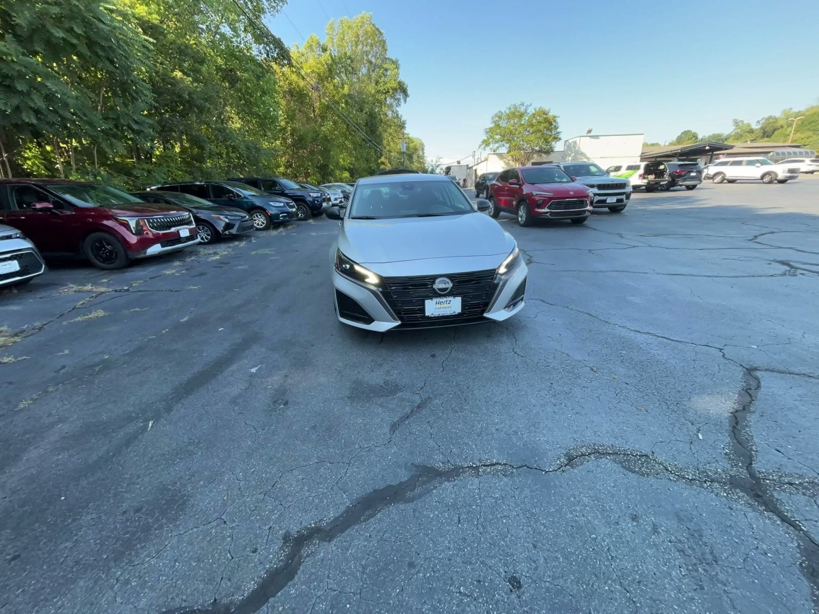 Used 2026 Nissan Altima 2.5 SV FWD image 3