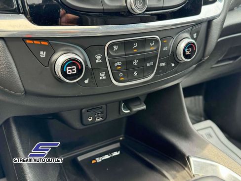 Used 2023 Chevrolet Traverse High Country image 30