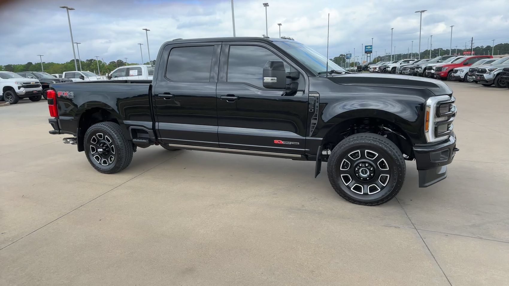 Used 2025 Ford F350 Platinum AWD/4WD image 2
