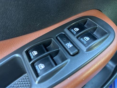 Used 2015 FIAT 500L Trekking image 33