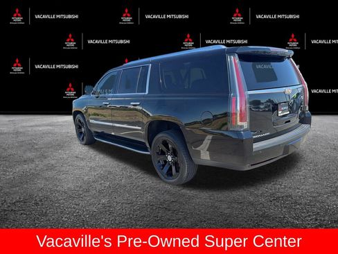 Used 2020 Cadillac Escalade ESV Luxury AWD/4WD image 3