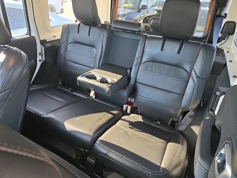 Used 2022 Jeep Wrangler Unlimited Sahara w/ Cold Weather Group image 11