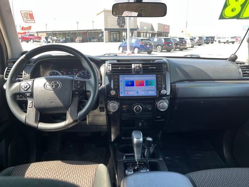 Used 2018 Toyota 4Runner TRD Off-Road image 23