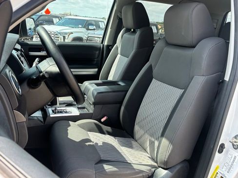 Used 2017 Toyota Tundra SR5 RWD image 7