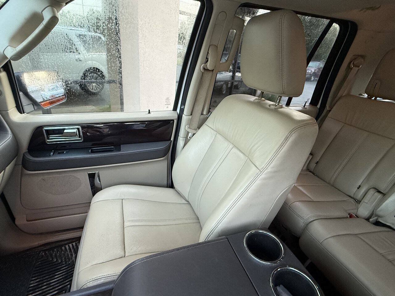Used 2015 Lincoln Navigator 2WD w/ Equipment Group 101A Reserve image 8