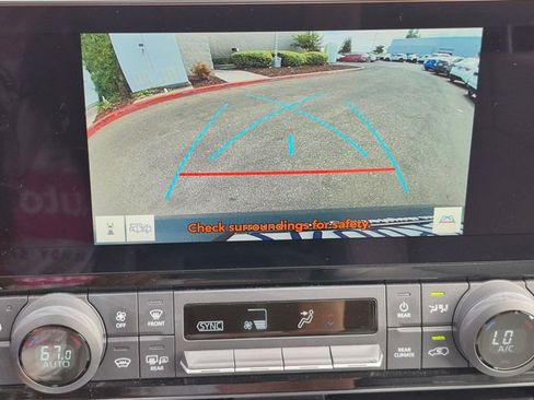 Used 2024 Toyota Grand Highlander AWD image 10