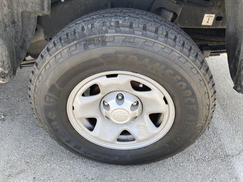 Used 2020 Toyota Tacoma SR RWD image 11