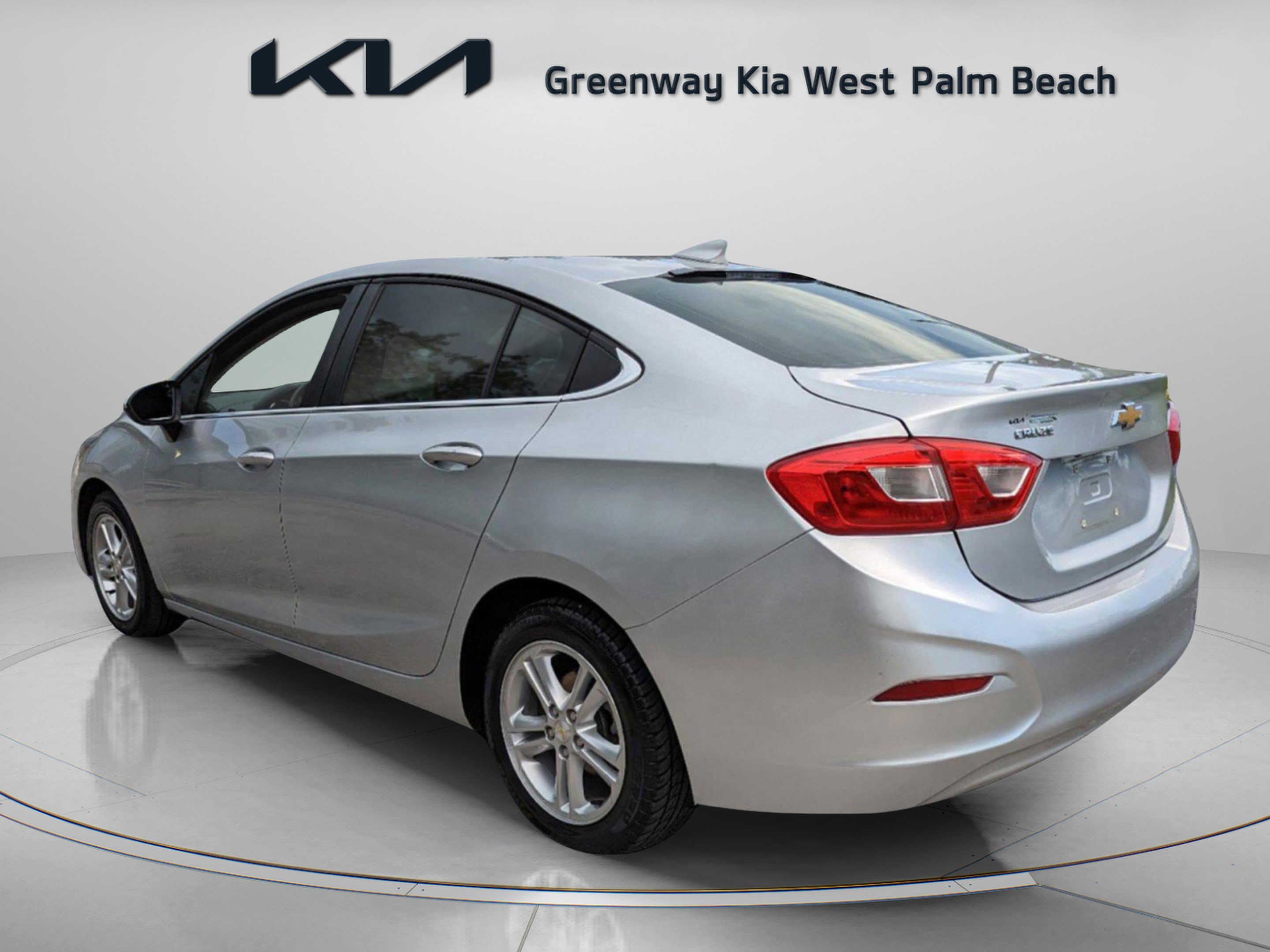 Used 2017 Chevrolet Cruze LT w/ Convenience Package FWD image 12