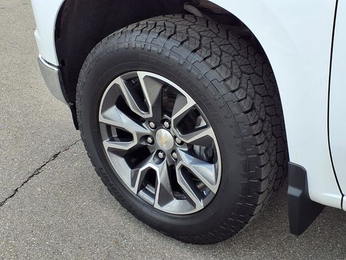 Used 2022 Chevrolet Silverado 1500 LT image 25