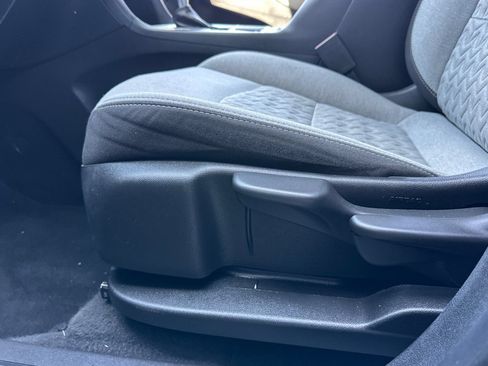 Used 2023 Chevrolet Equinox LS w/ LPO, Floor Liner Package FWD image 15