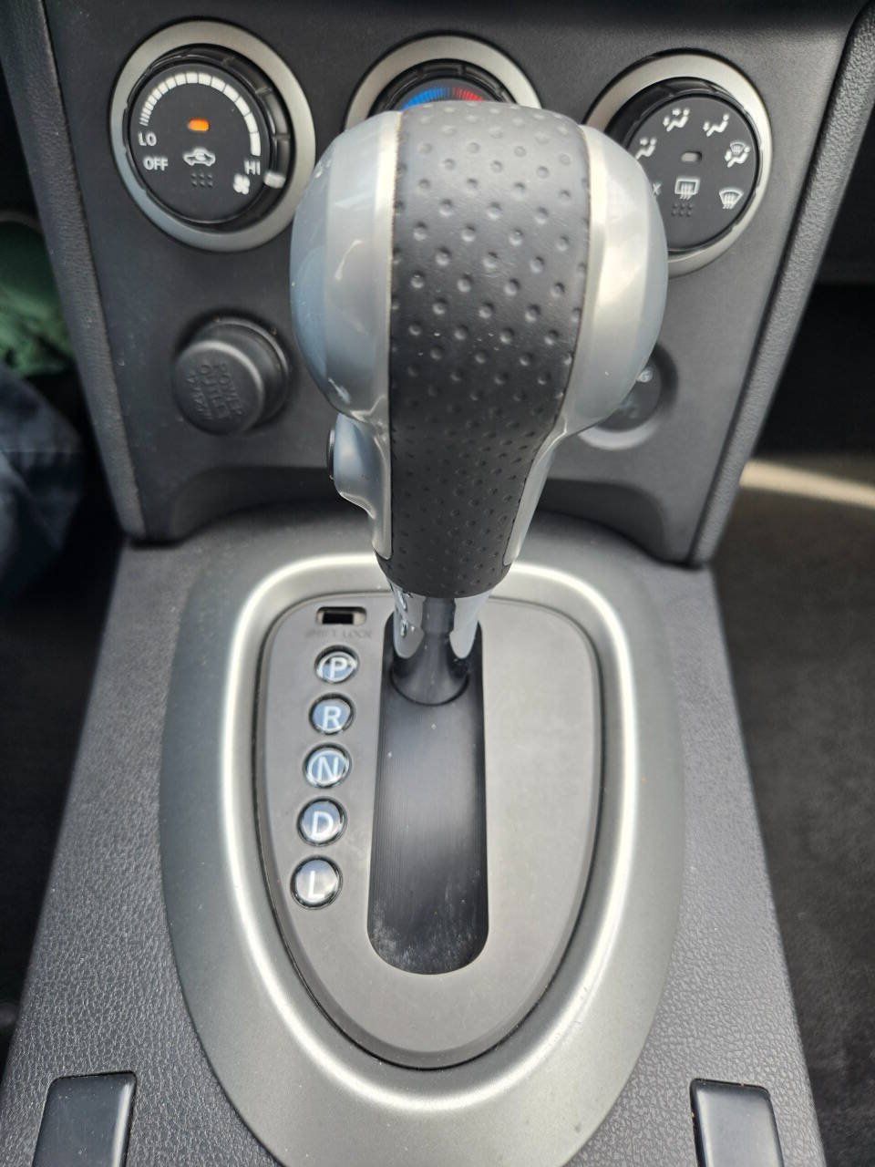 Used 2015 Nissan Rogue S w/ Convenience Package FWD image 19