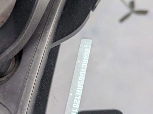 Used 2024 Chrysler Pacifica Limited image 33