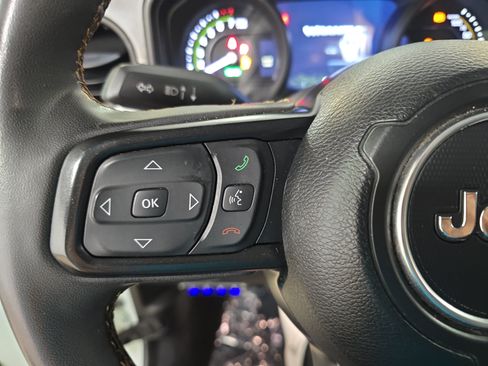 Used 2024 Jeep Wrangler Unlimited w/ Convenience Group AWD/4WD image 13