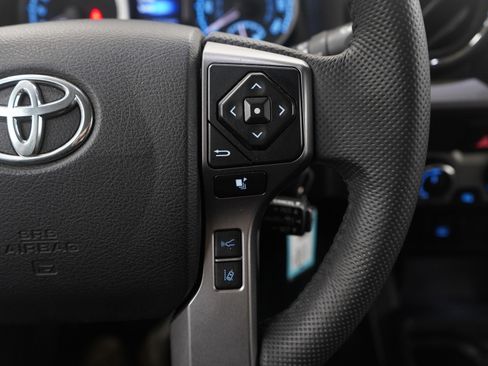 Used 2020 Toyota Tacoma SR5 image 25