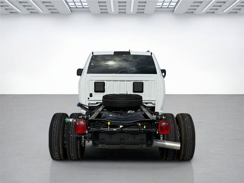 New 2026 RAM 3500 Tradesman w/ Chrome Appearance Group image 4