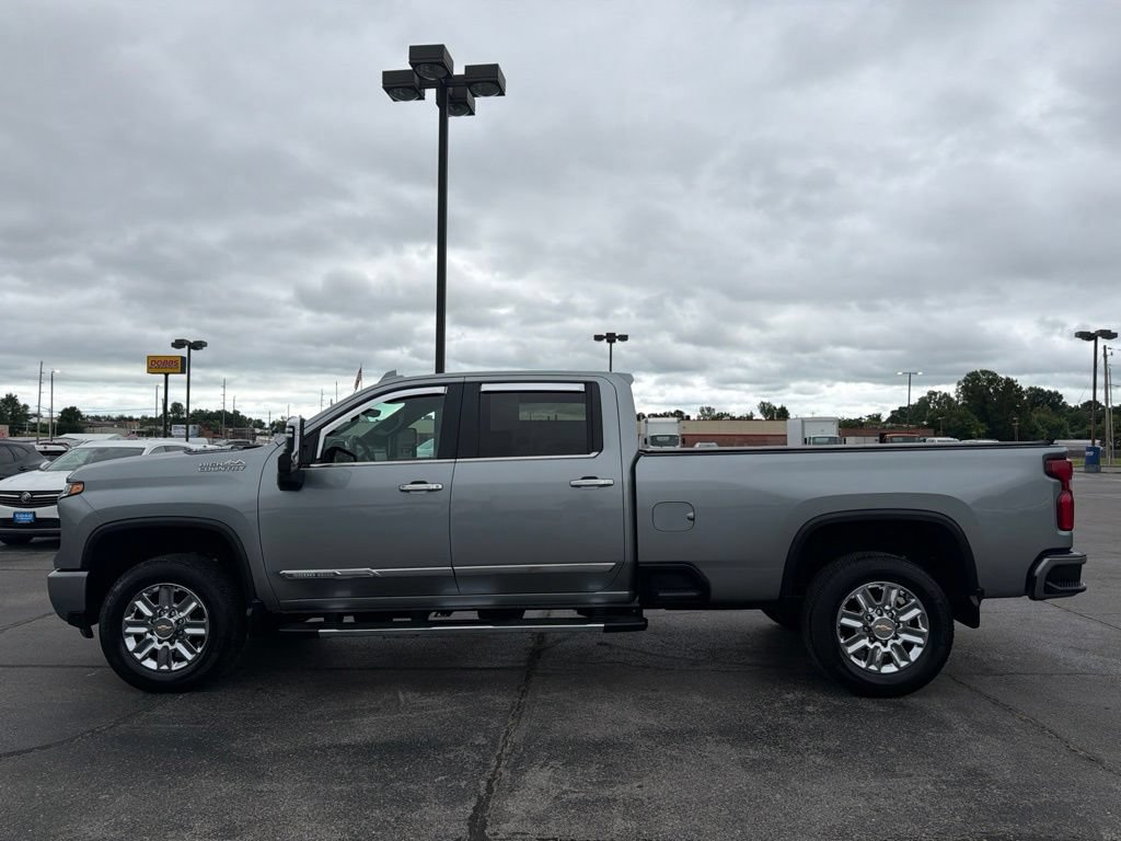 Used 2024 Chevrolet Silverado 3500 High Country w/ High Country Premium Package AWD/4WD image 6