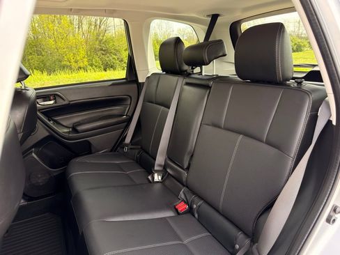 Used 2017 Subaru Forester 2.5i Touring AWD/4WD image 19