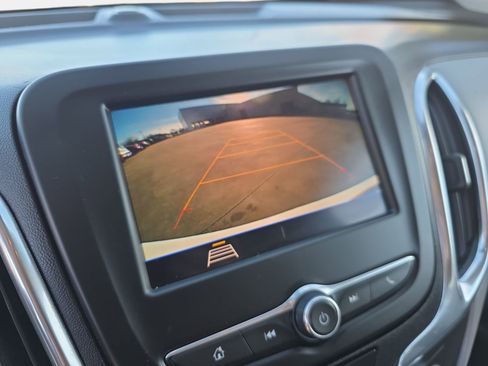 Used 2020 Chevrolet Equinox LS w/ LS Convenience Package image 22